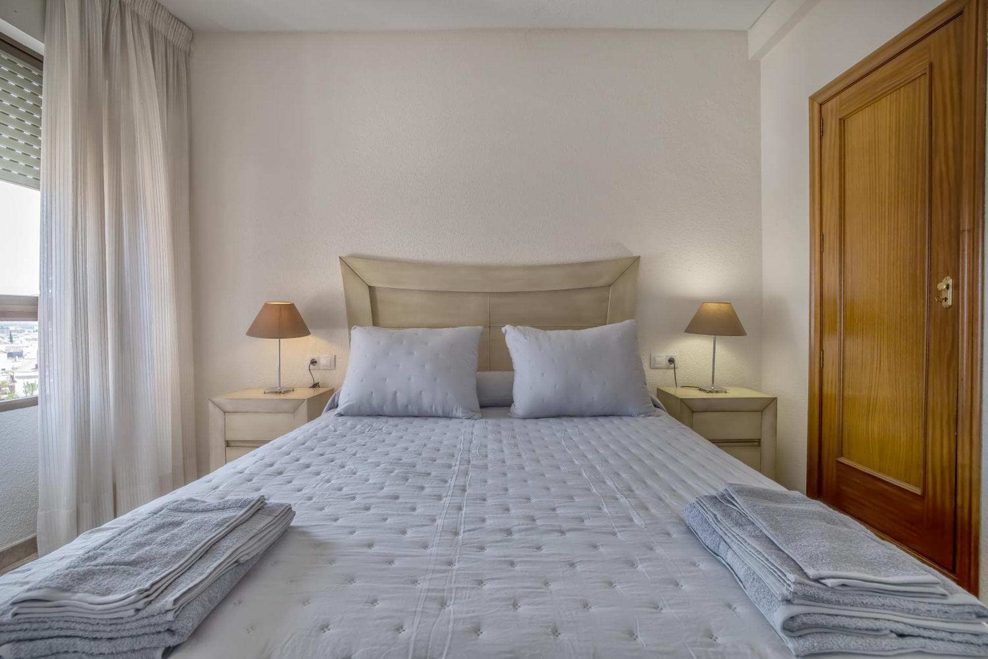 R & T Cordoba Center Apartamentos - Parking Dış mekan fotoğraf