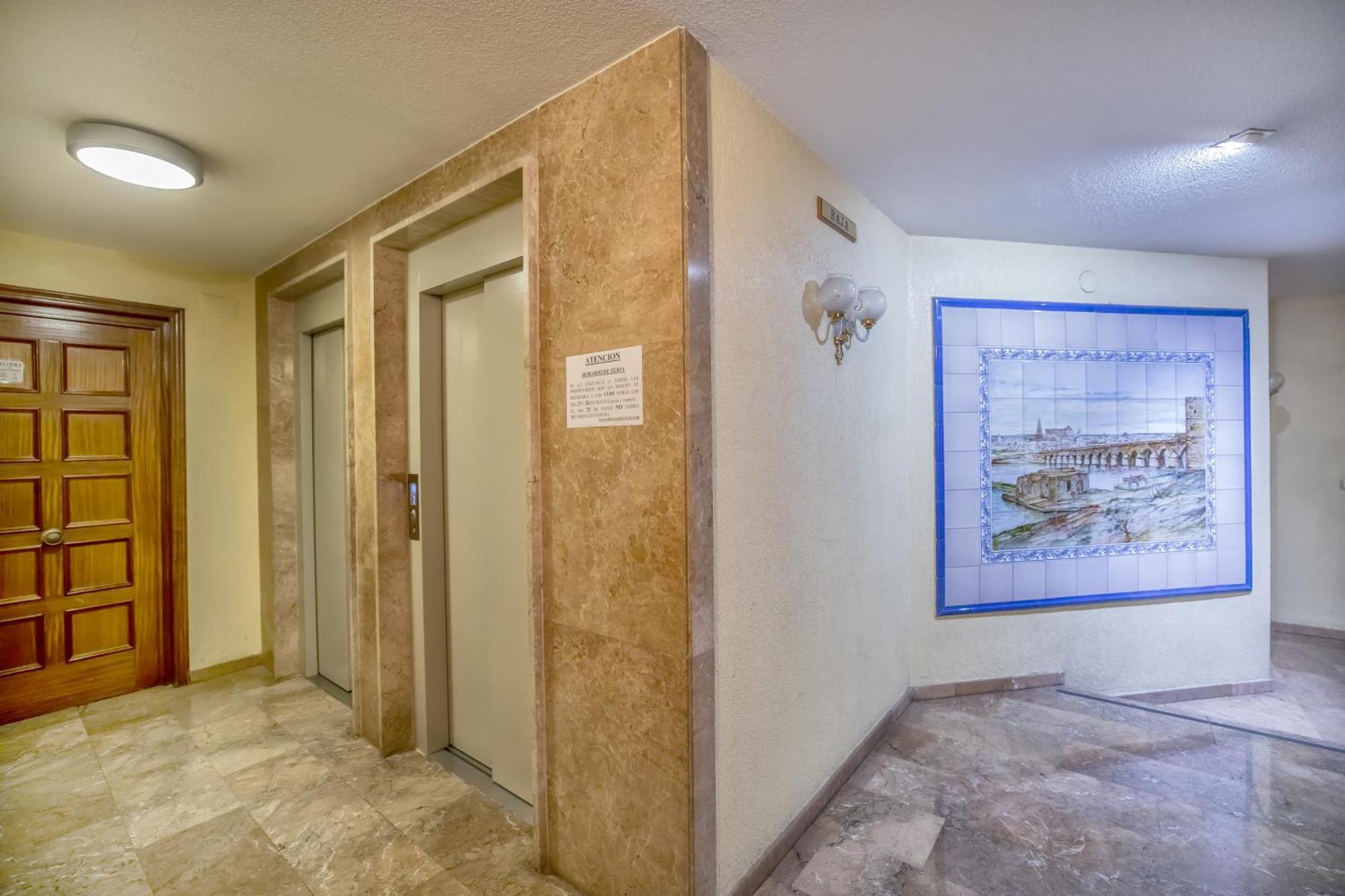 R & T Cordoba Center Apartamentos - Parking Dış mekan fotoğraf